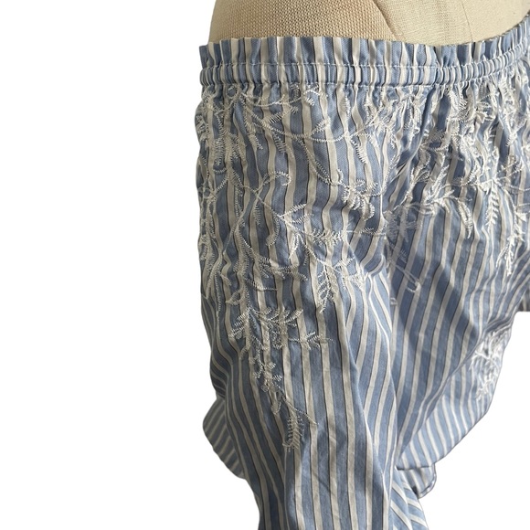 WHBM off the shoulder blouse with embroidered detail Size XS - Picture 3 of 9